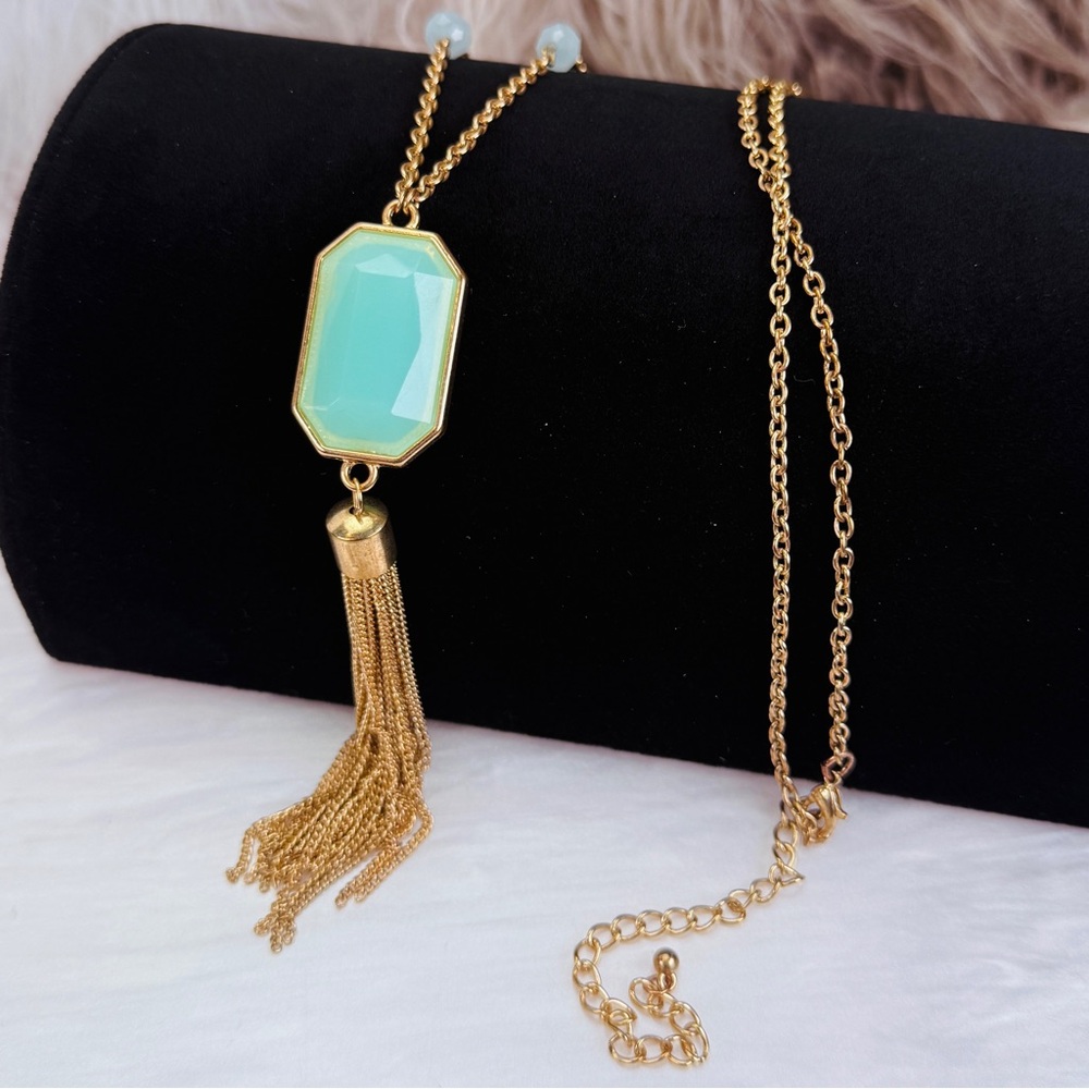 Goldtone, fringe pendant, long costume necklace - Picture 12 of 13